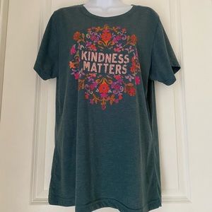 Natural Life short sleeve t-shirt size XL Kindness matters quote